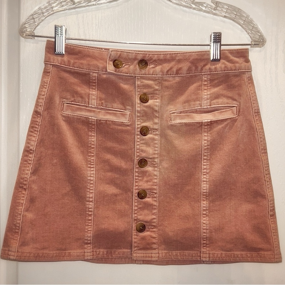 American Eagle, Light pink,corduroy mini. Front/ back pockets. Barely worn